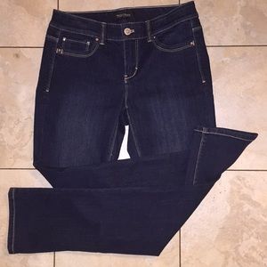 White House black-market skinny leg jeans